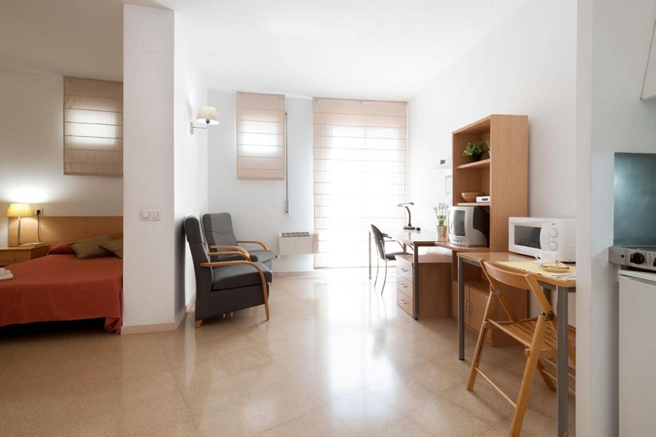 טראסה Residencia Universitaria Resa Francesc Giralt I Serra מראה חיצוני תמונה