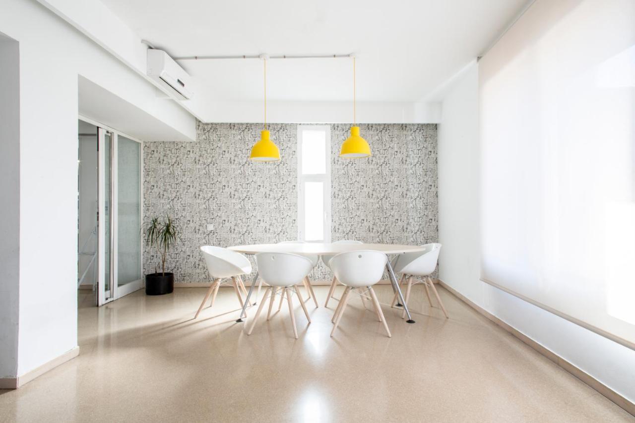 טראסה Residencia Universitaria Resa Francesc Giralt I Serra מראה חיצוני תמונה