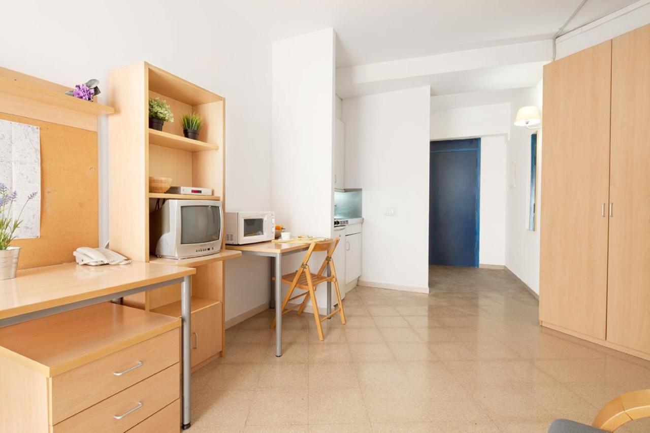 טראסה Residencia Universitaria Resa Francesc Giralt I Serra מראה חיצוני תמונה