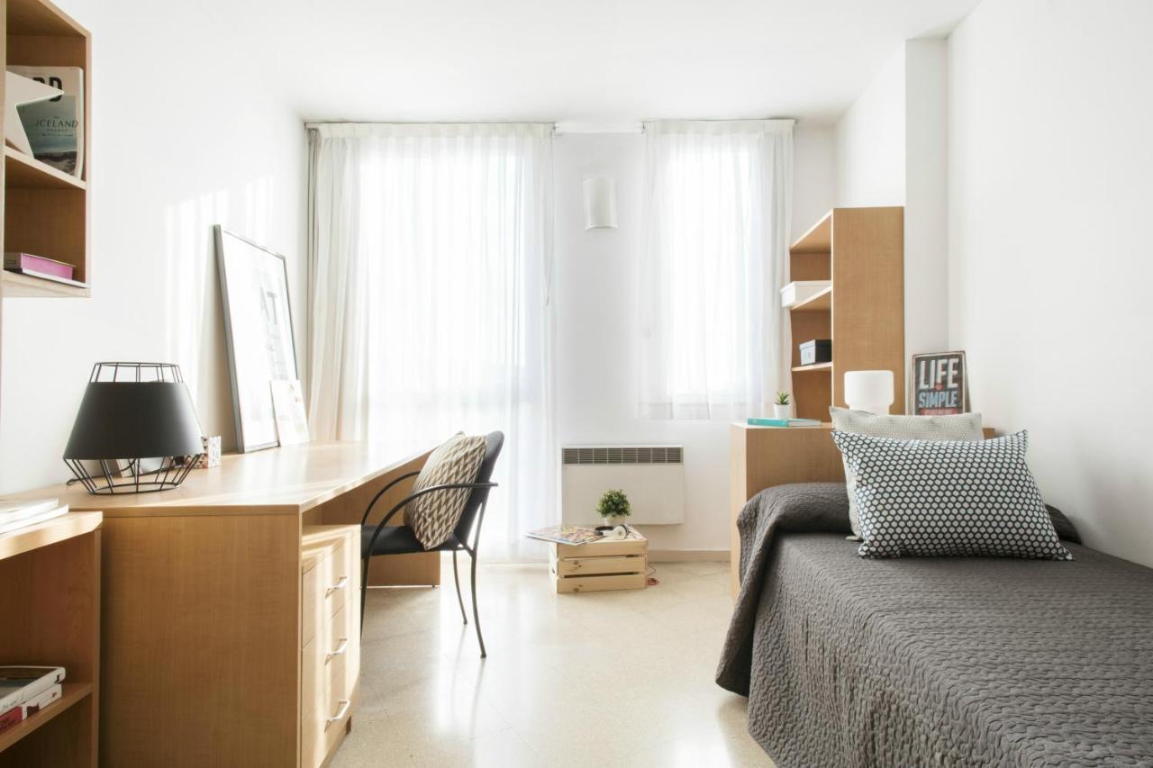 טראסה Residencia Universitaria Resa Francesc Giralt I Serra מראה חיצוני תמונה