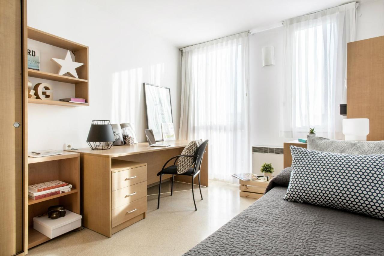טראסה Residencia Universitaria Resa Francesc Giralt I Serra מראה חיצוני תמונה