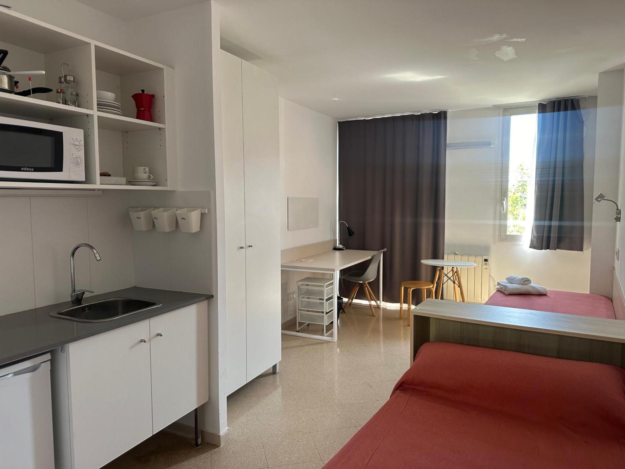 טראסה Residencia Universitaria Resa Francesc Giralt I Serra מראה חיצוני תמונה